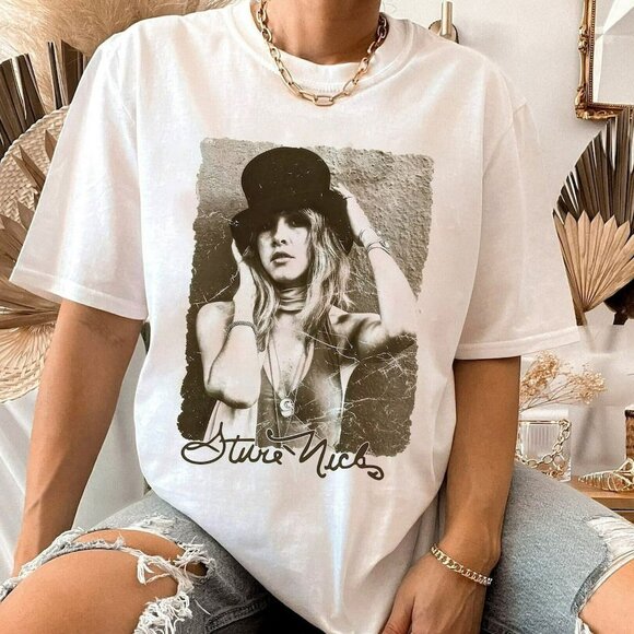 Stevie Nicks Fleetwood Mac 90s Concert Graphic Vintage Rock Band Fan T-Shirt  90 - Picture 1 of 5